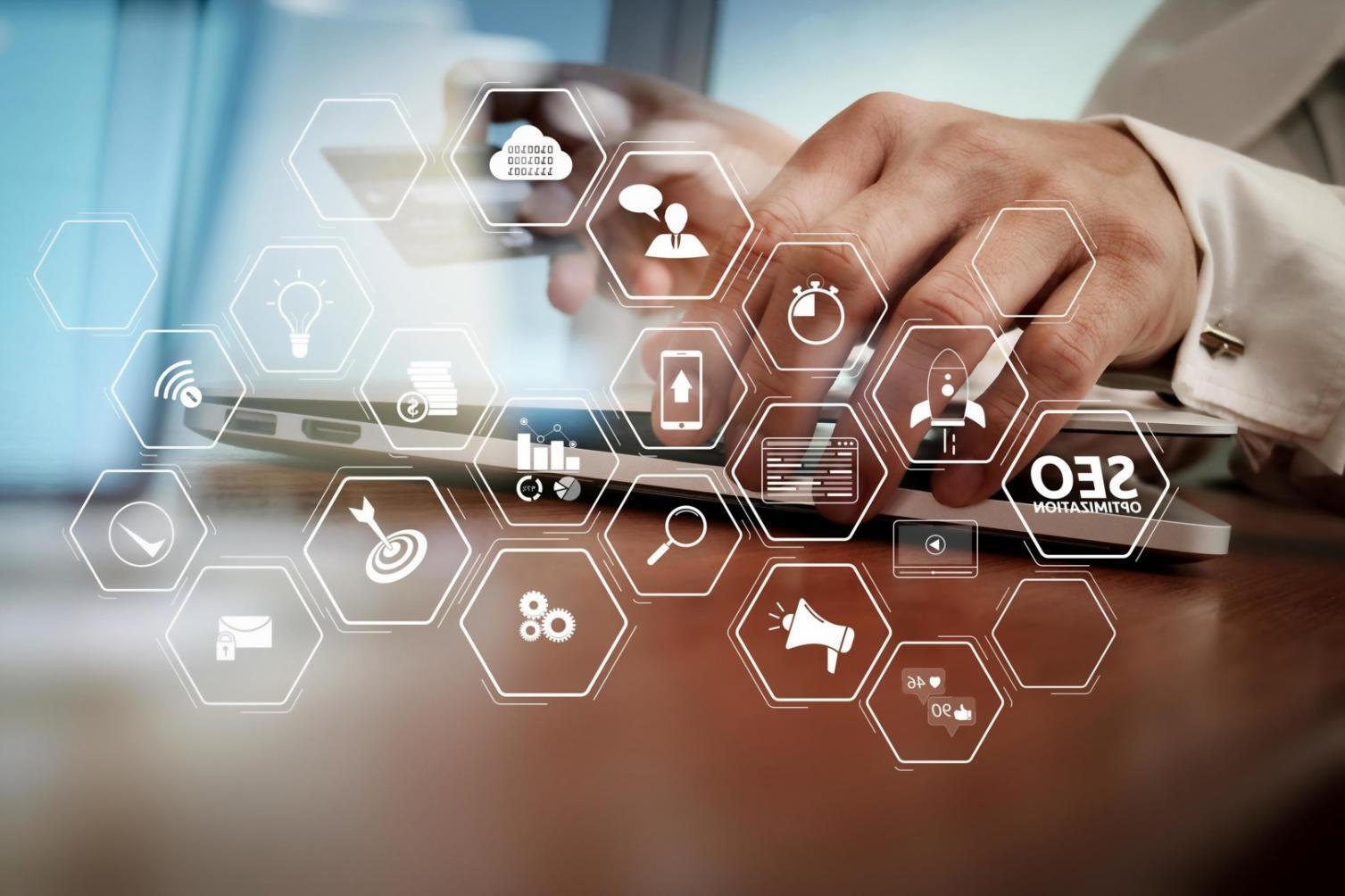 Sessione di seminario sull'ottimizzazione dei contenuti digitali